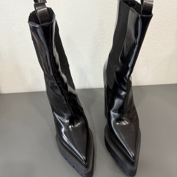 Versace Medusa Insignia Leather Chelsea Boots Women's Size 36 - Picture 5 of 7